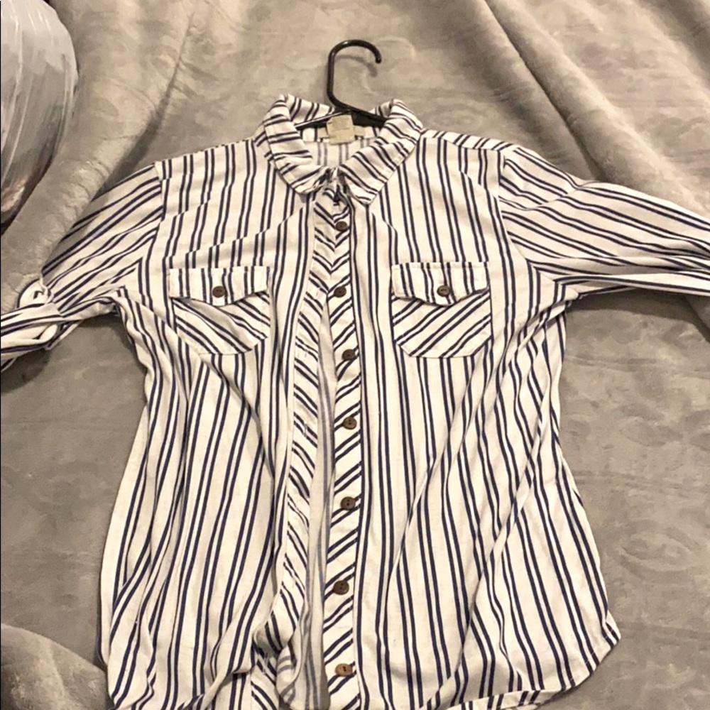 Long sleeve women’s button up